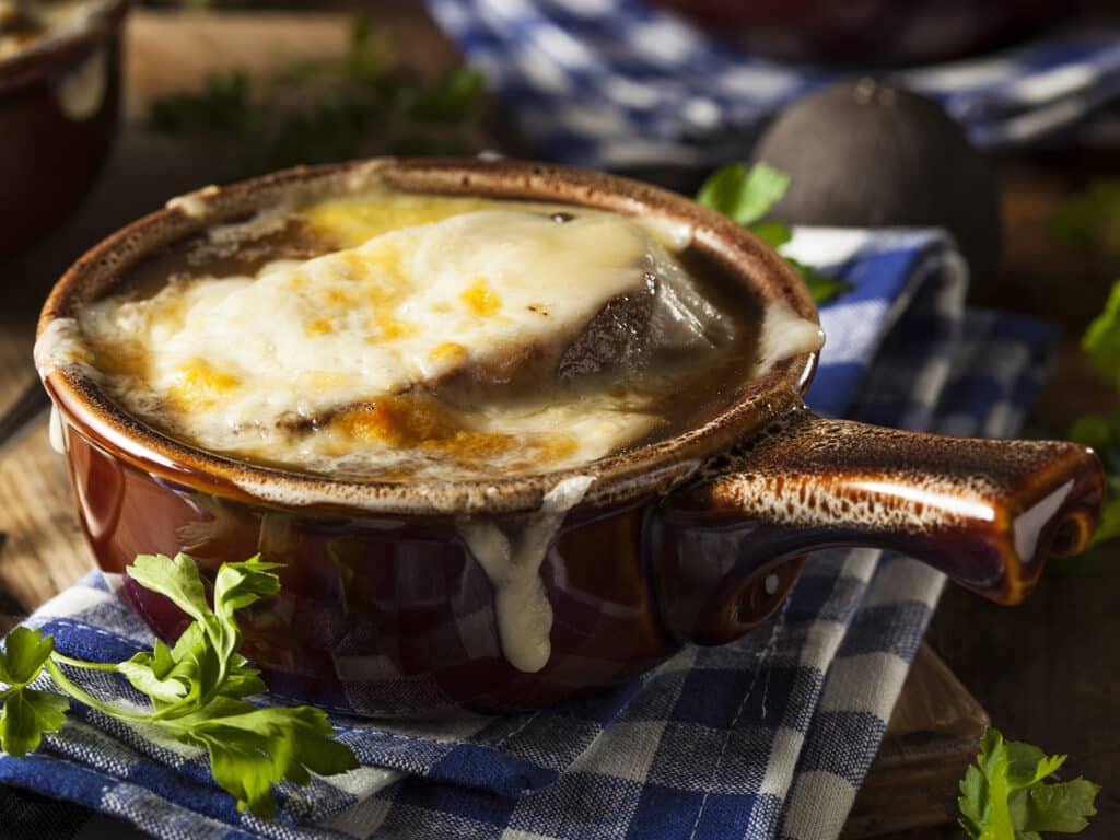 Zuppa di cipolle francese con Nuovo Burro Prealpi